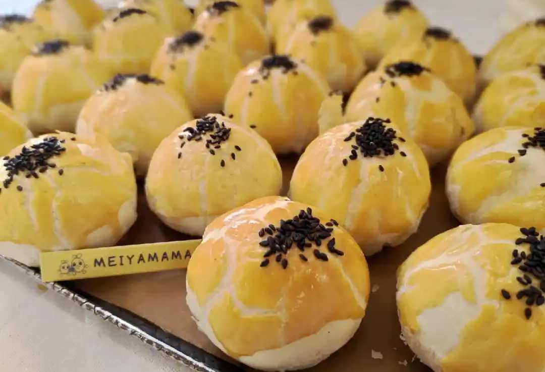 蛋黃酥月餅包裝機——傳統美味的現代封裝,守護經典,傳遞心意