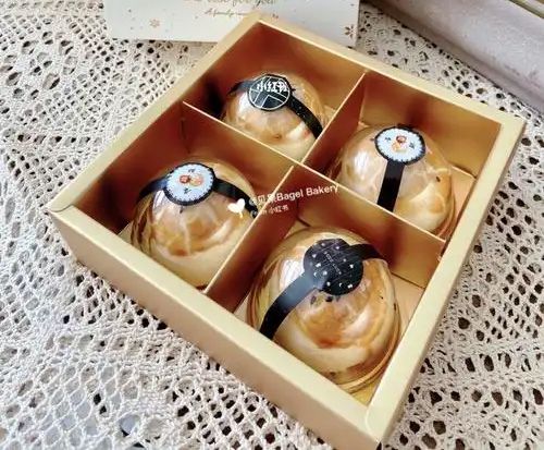 1731382999388973.jpg 蛋黃酥02.jpg