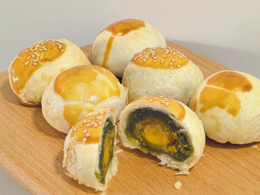 1756282179654693.jpg 蛋黃酥01.jpg